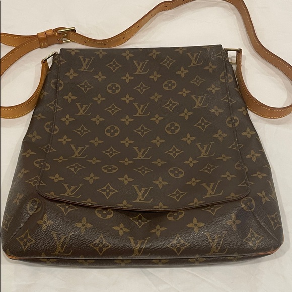 Louis Vuitton Dark Brown Monogram Messenger Bag - Picture 6 of 16